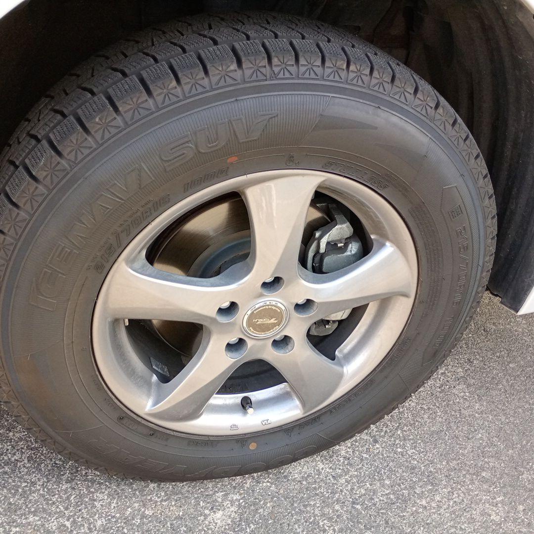 Goodyear SUV用スタッドレスタイヤ 215/70R16 ホイールセット