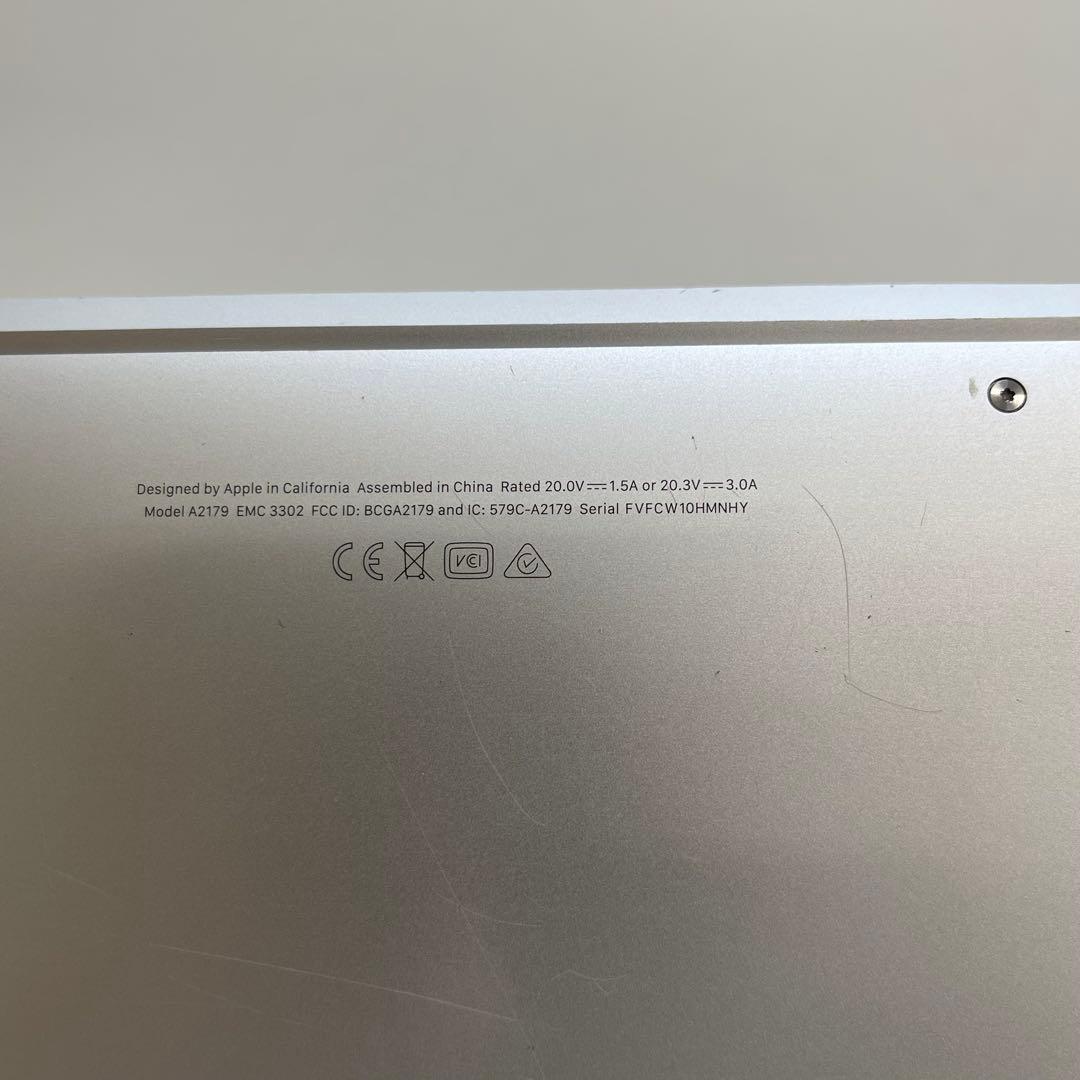 #797 Macbook Air 2020 13.3インチ i5 8GB 256