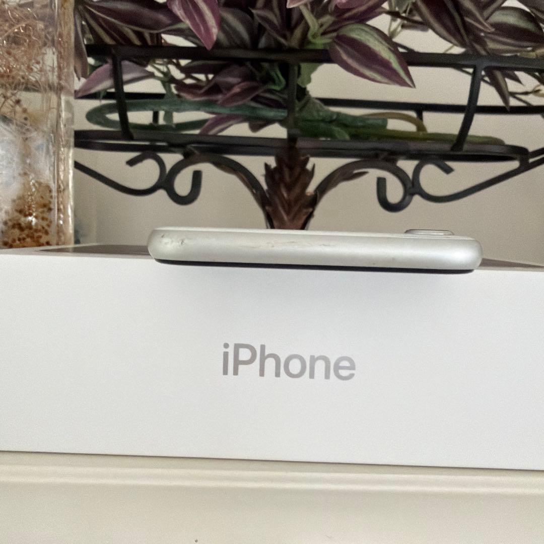iPhone SE2ホワイト 64GB SIMフリージャンク品