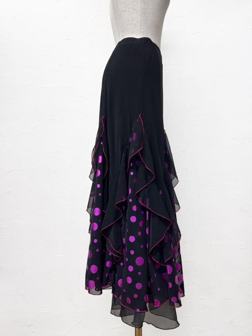 【大人カワイイ】新品　ピンクの水玉　社交ダンス用フリルスカート 黒ｍ253