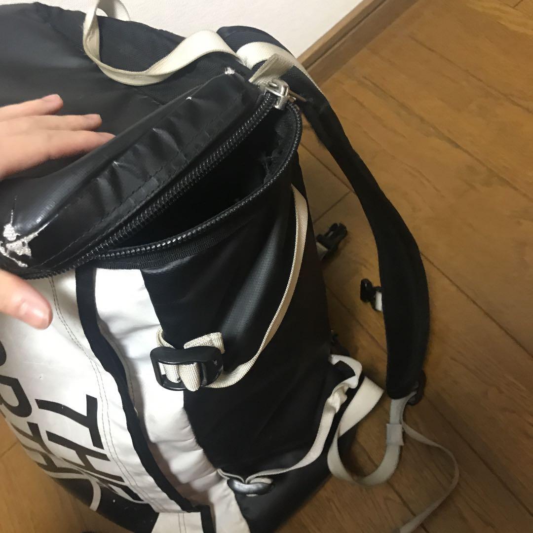 the North Faceのカバンです【白黒⠀】