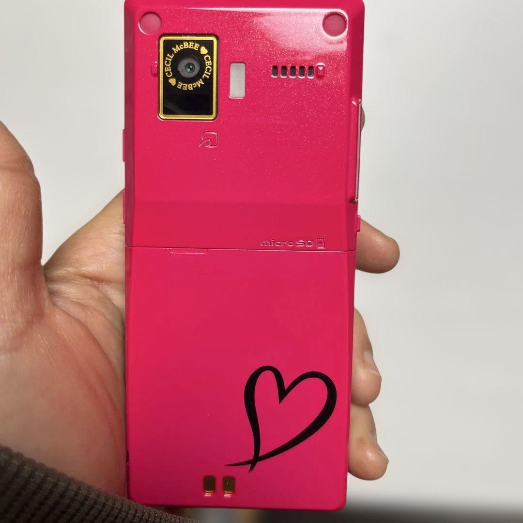 CECIL McBEEガラケー F-04C 平成ギャル