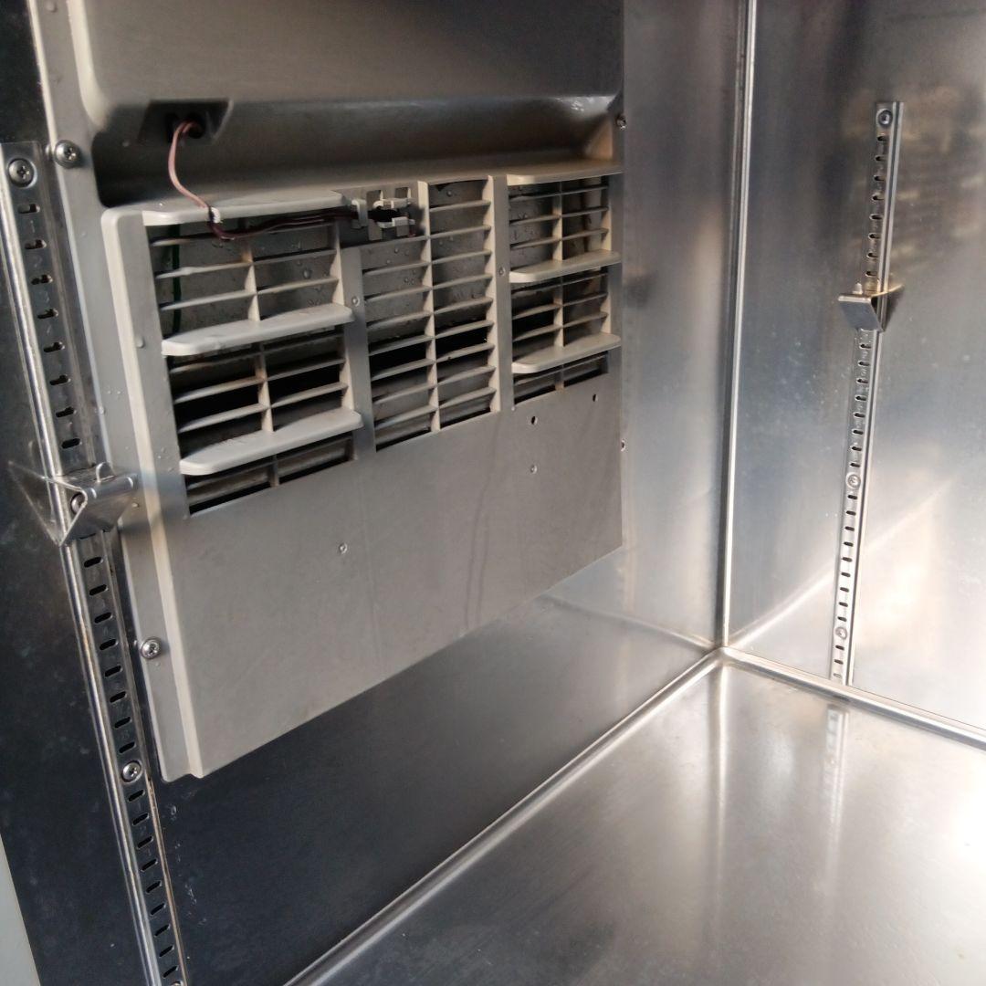 『とらとらとら』 冷蔵コールドテーブル