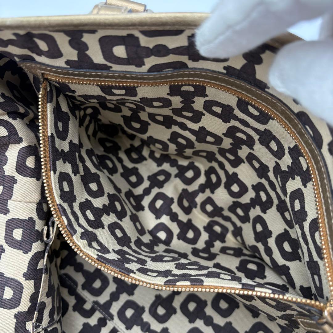 グッチ トートバッグ 肩掛け GGキャンバス シェリーライン ロゴ金具