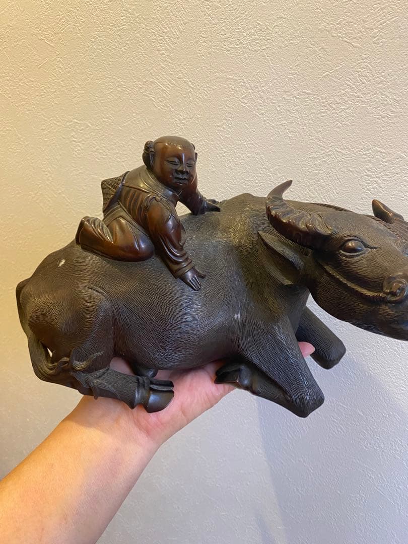 紫檀、彫刻水牛牧童像、サイズ長さ25cm重さ約1830g