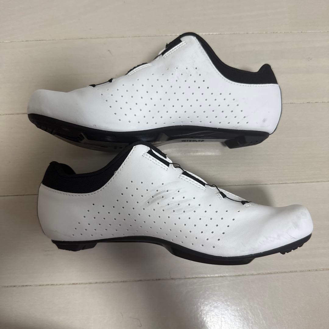 フィジークfizi:k VENTO OMN wide 40.5 白