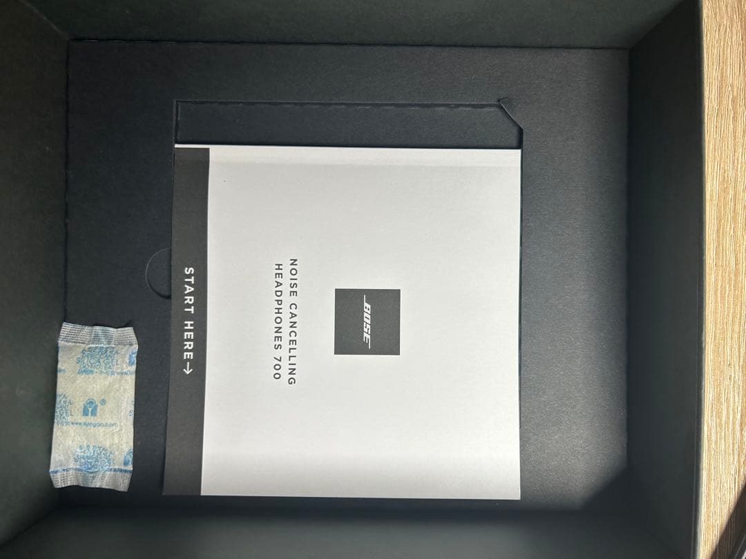 bose ノイズキャンセリング　ヘッドホン　NC700