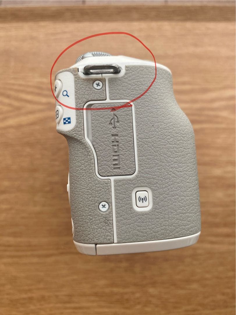 Canon EOS ホワイト ミラーレス一眼 本体