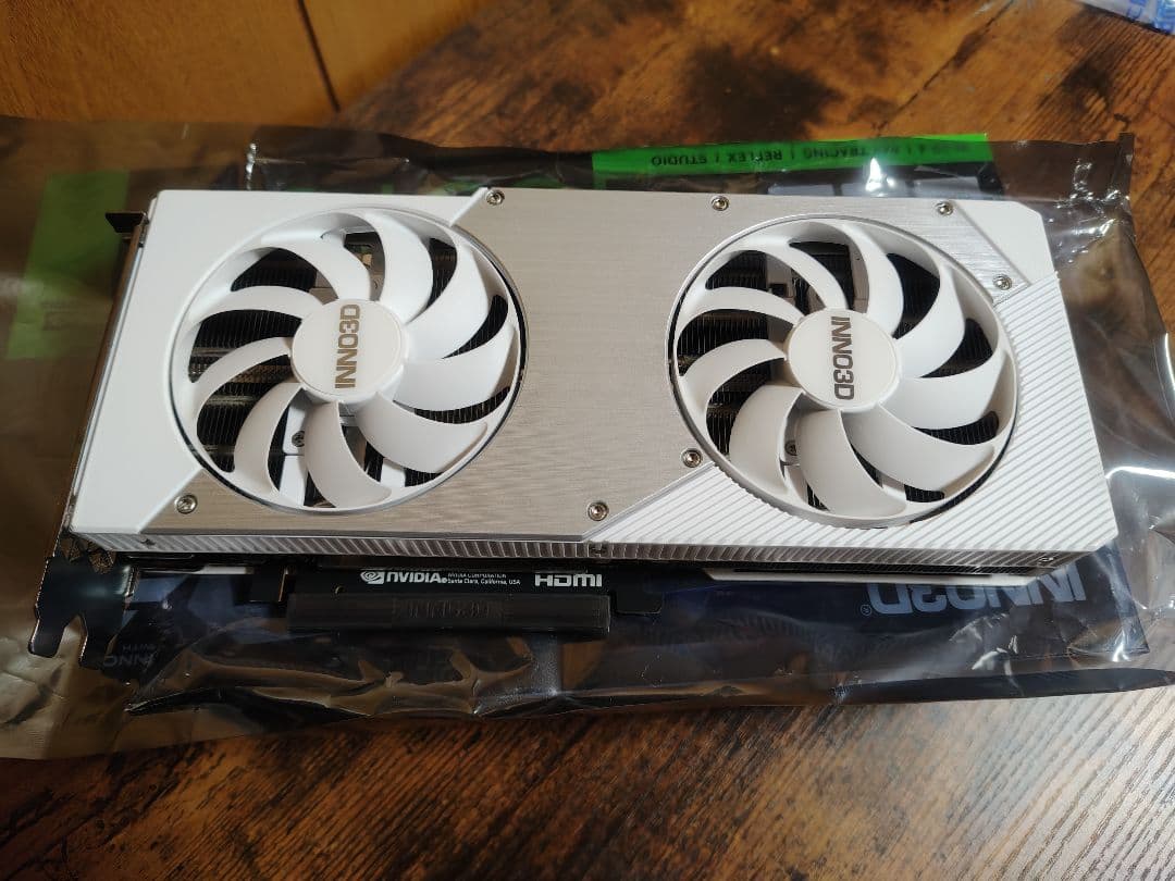 グラフィックボード・グラボ・ビデオカード INNO3D GeForce RTX 5070 TWIN X2 OC WHITE