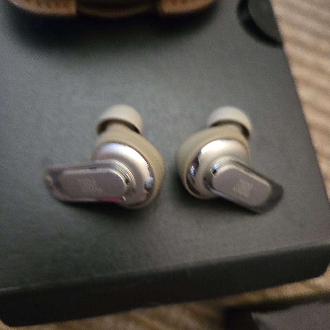 JBL Tour Pro 2 ワイヤレスイヤホン