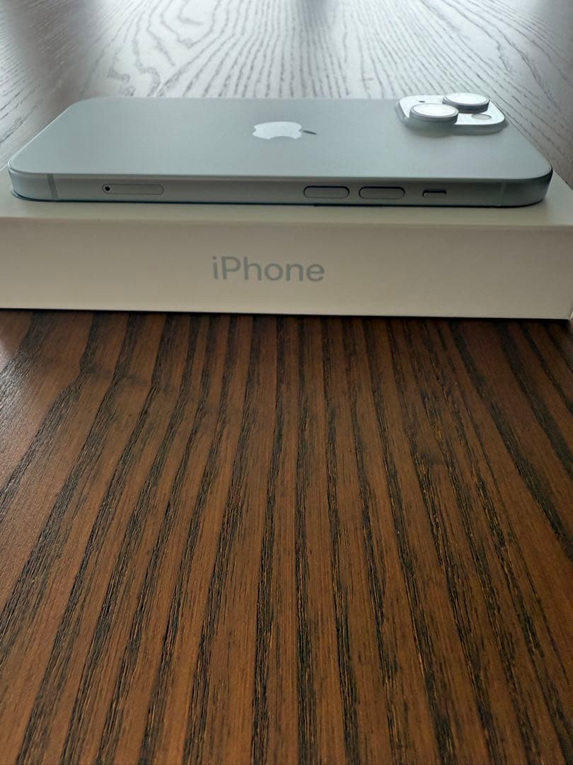 【美品】iPhone 15 256GB ブルー AppleストアSIMフリー