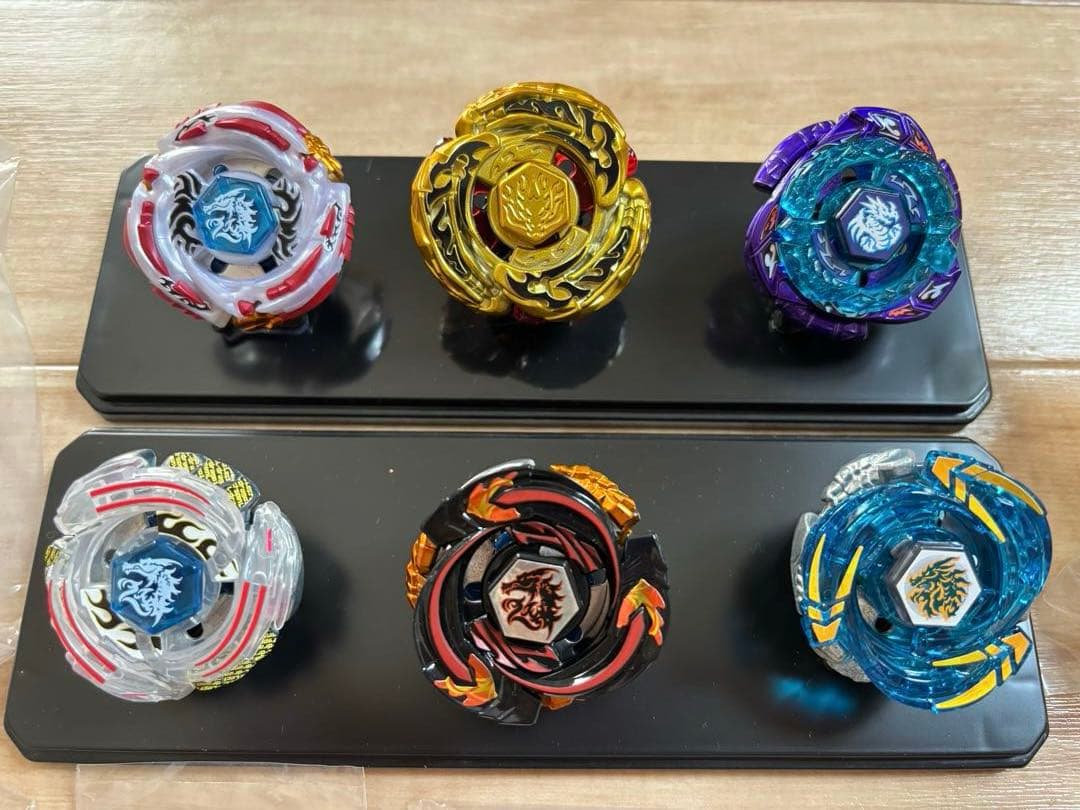 ベイブレード バトル未使用品6個+新品ランチャー 2個+パーツ付き