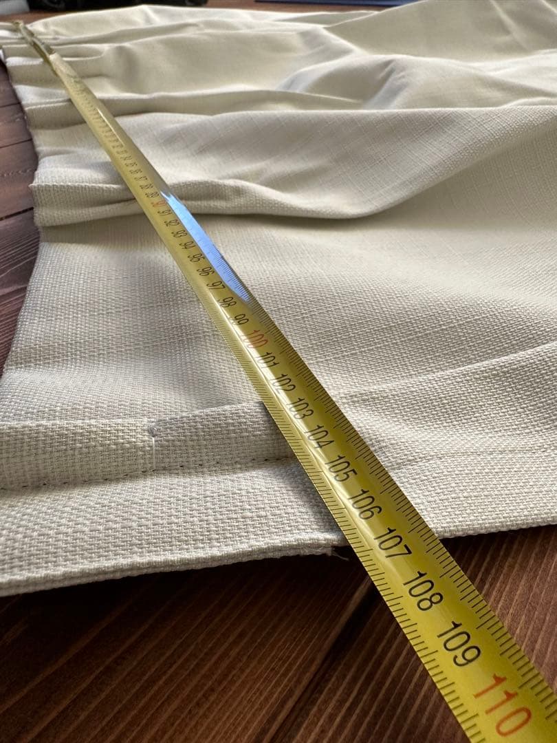 カーテン　アイボリー