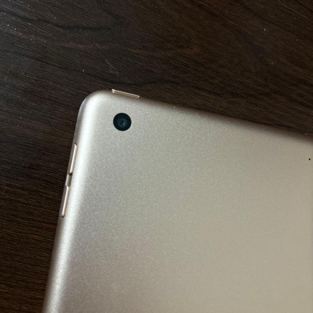 iPad 第７世代　128GB ゴールド　本体のみ