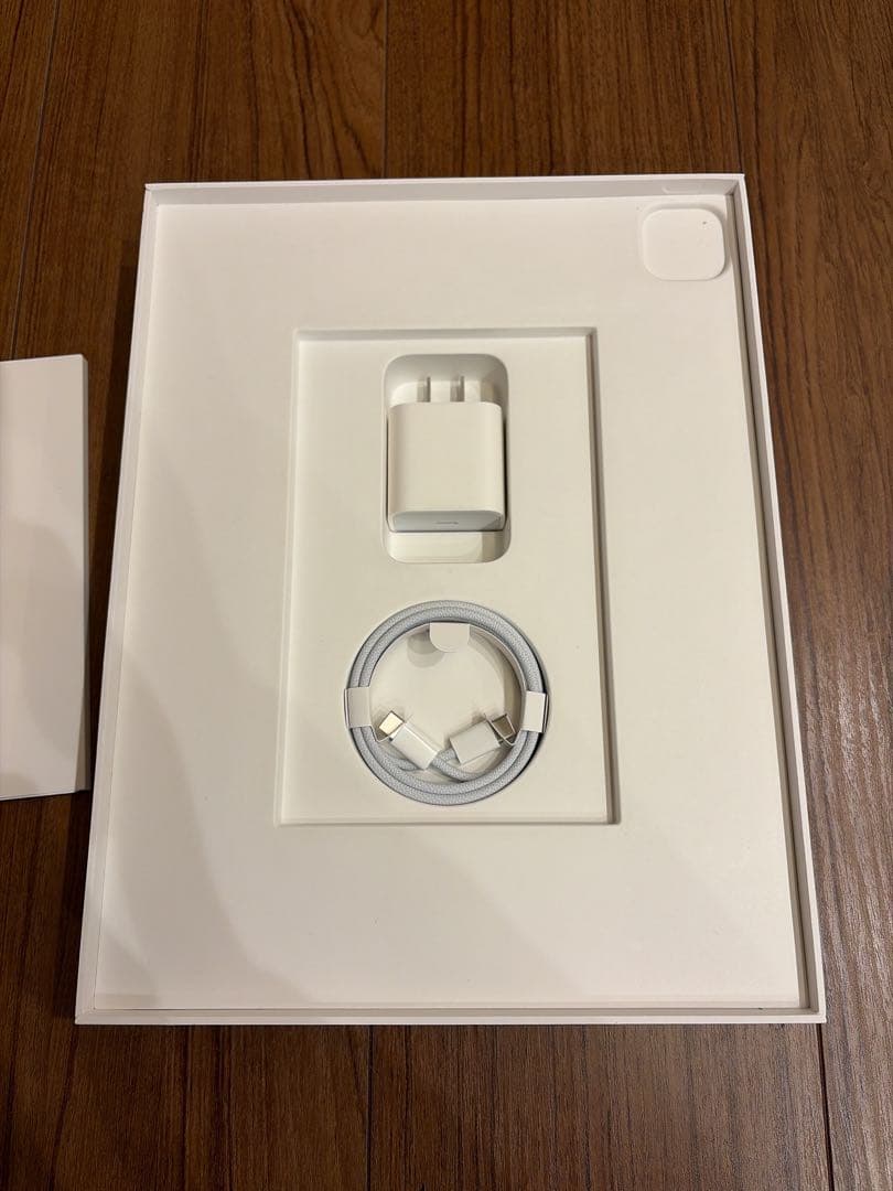 【アクセサリー付】iPad Pro12.9インチ第6世代 128GB Wi-Fi