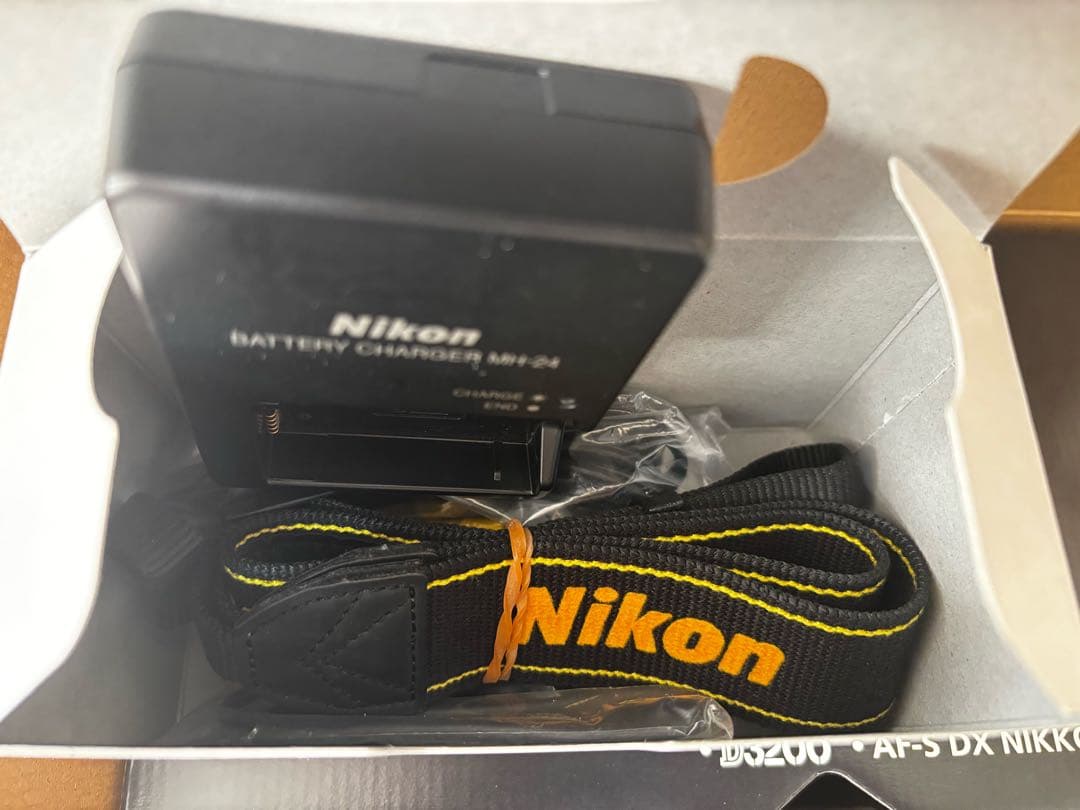 Nikon D3200 ニコン 一眼レフカメラ　ダブルズームレンズキット