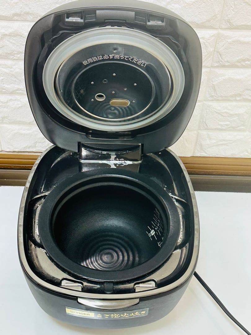 TIGER 炊飯器 黒 フッ素加工2021
