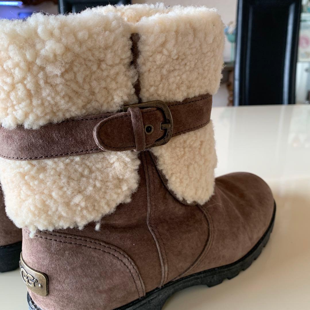 じぇり美品UGG ブラウン ファー付きショートブーツ23㎝