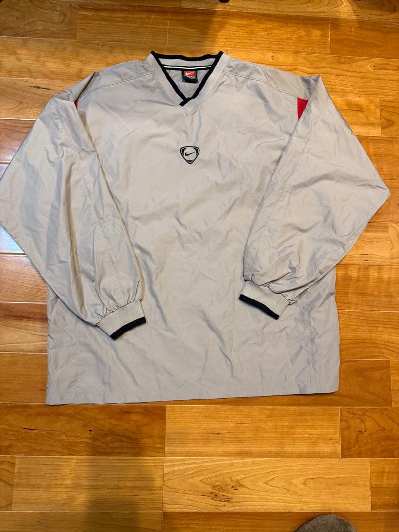 新品同様　サッカー　ナイキ　NIKEナイロン ピステ 上下セット　Lサイズ