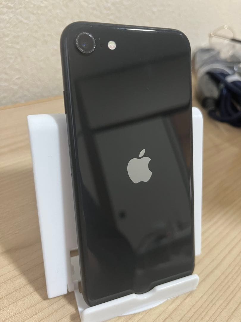 【値下げ中】iPhone SE (第2世代) ブラック 本体
