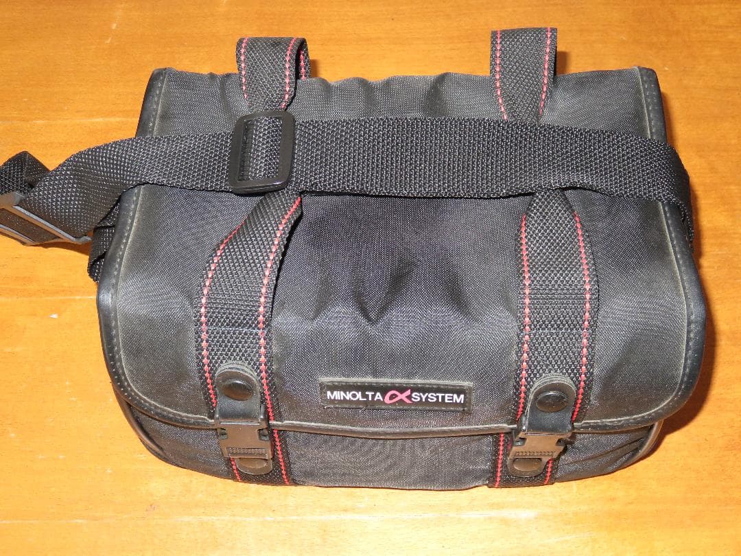 ミノルタ一眼レフ・フィルムカメラ　α-7xi 　バック付き