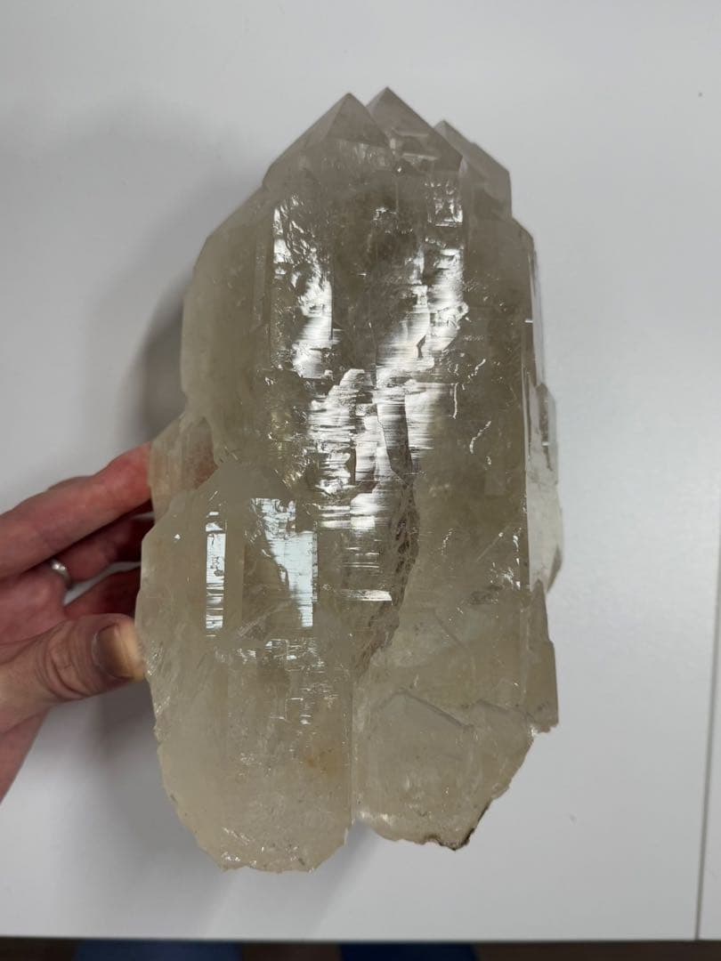 4.2kg特大水晶・虹入・オーラフレーム・ヒマラヤ スカルドゥ産カテドラル水晶