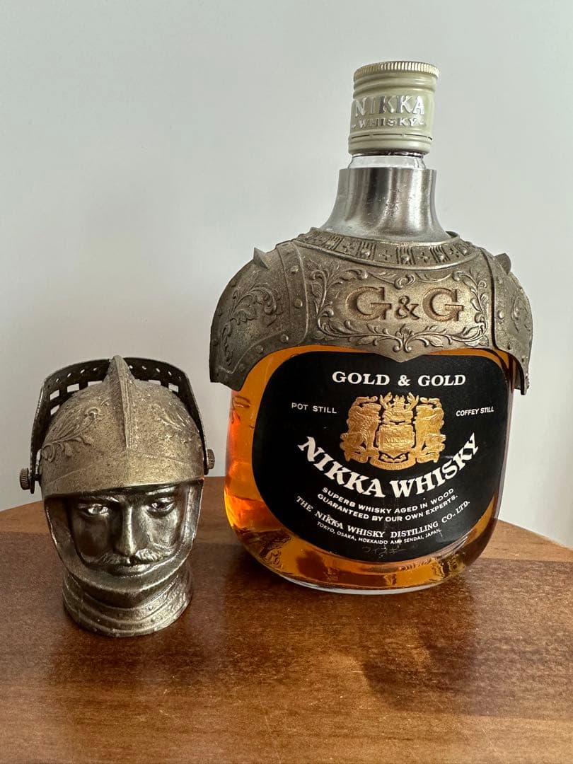 ニッカ ウィスキー G &G用ボトルキャップ、ボトルカバー　西洋 騎士