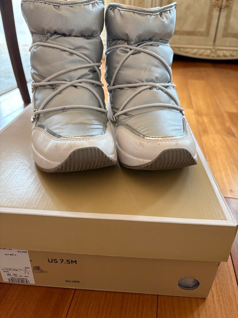 MICHAEL KORS シルバー ブーツ US 7.5M