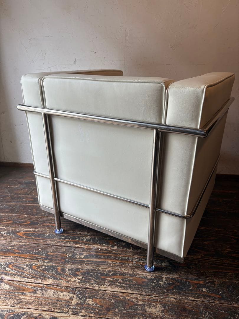 ル・コルビジェ ホワイトレザー リプロダクト1人掛けソファ デザイナーズ家具