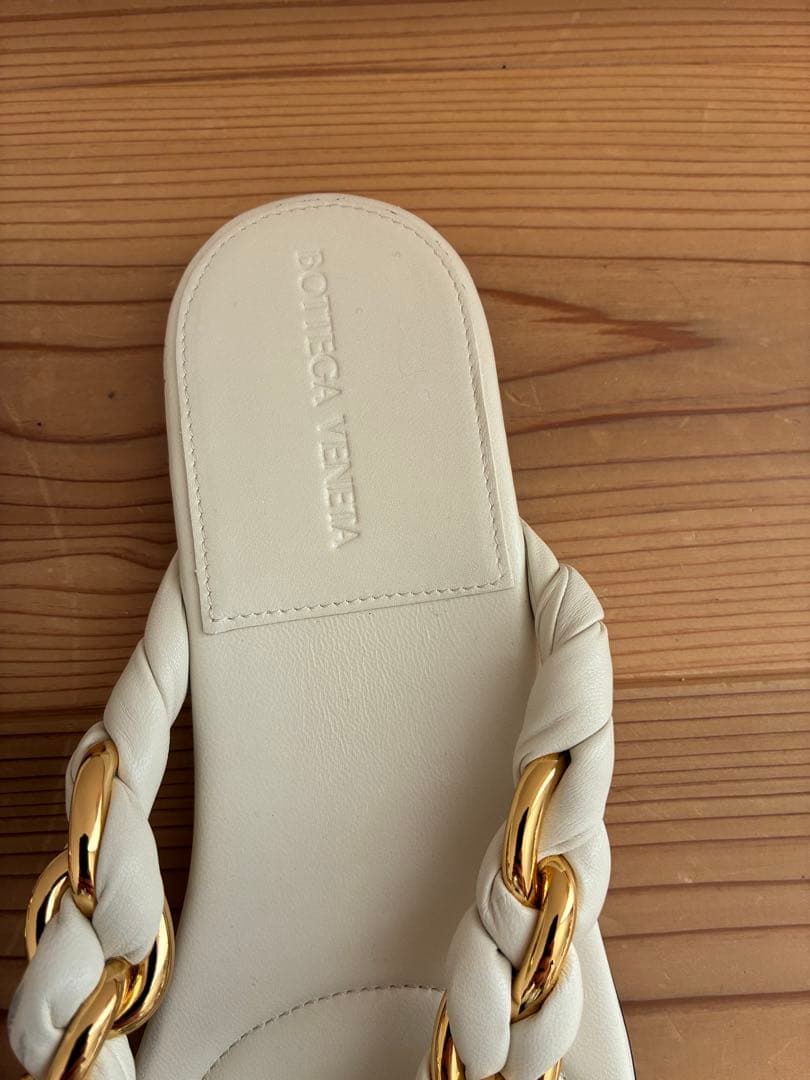 ボッテガヴェネタ（BOTTEGA VENETA）トングサンダル　ホワイト　37