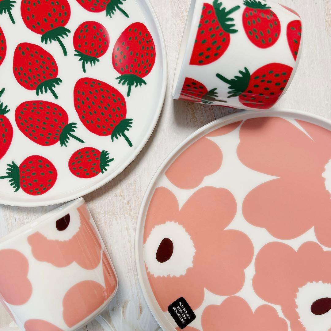 ♡LOVE いちご　マリメッコ　マンシッカ　ウニッコ　プレート ラテマグ