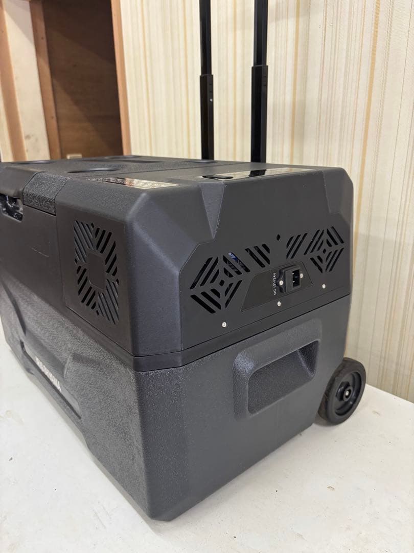 美品　アイリスオーヤマ　ポータブル冷蔵冷凍庫　30L IPD-3Aアウトドア