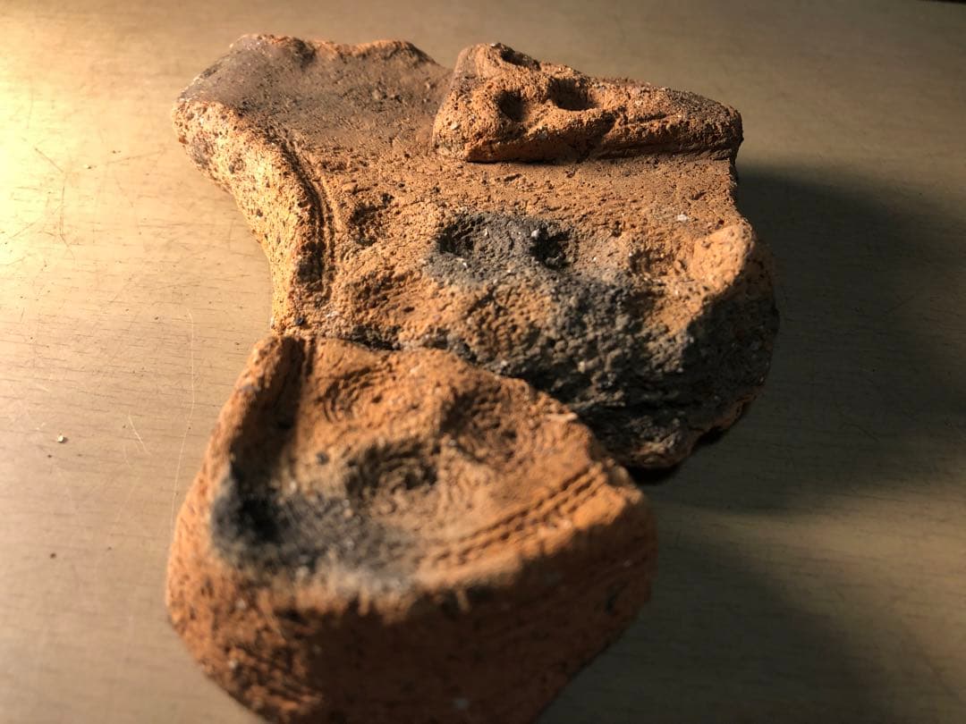 「板状土偶の破片」です。