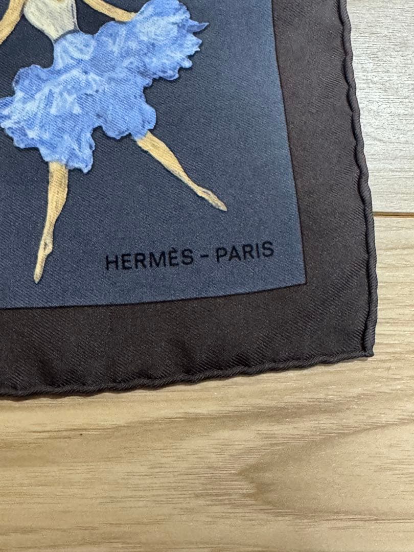 HERMÈS バレリーナ プリント カレ45 La Dance シルク　エルメス