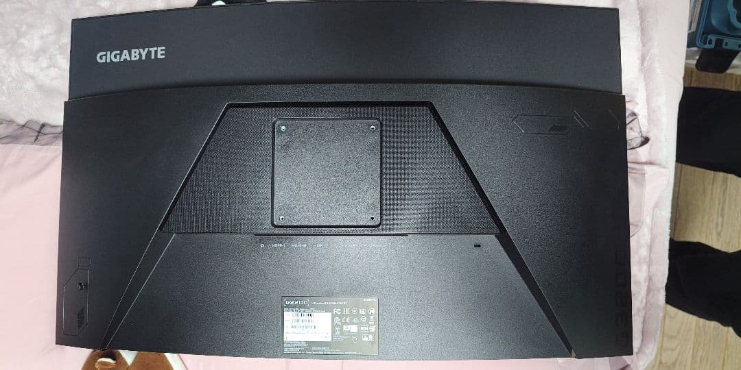 GIGABYTE G32QC ゲーミングモニター 31.5インチ WQHD