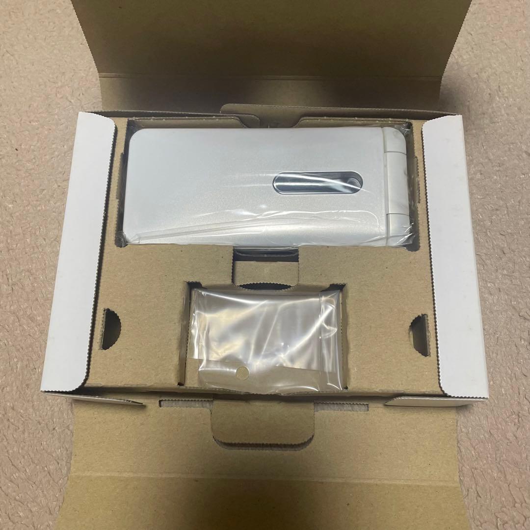 GRATINA 4G KYF31 白 ホワイト ガラケー SIMフリー 携帯電話