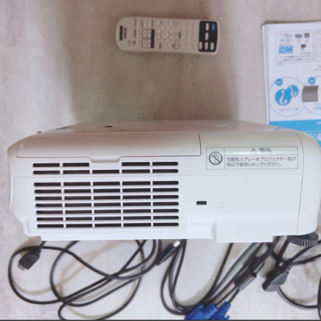 美品　EB-X06 ビジネスプロジェクター