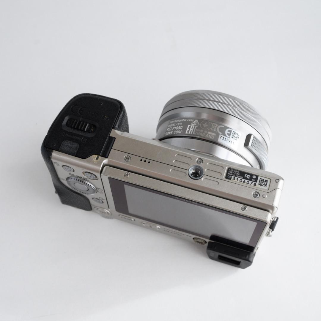 SONY α6000 + 16-50mmレンズ