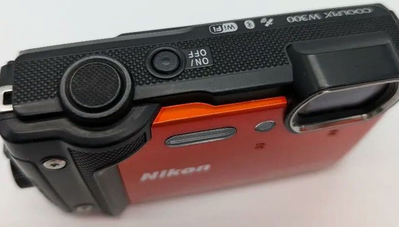 さーもんジャケット付美品 Nikon COOLPIX W300 防水