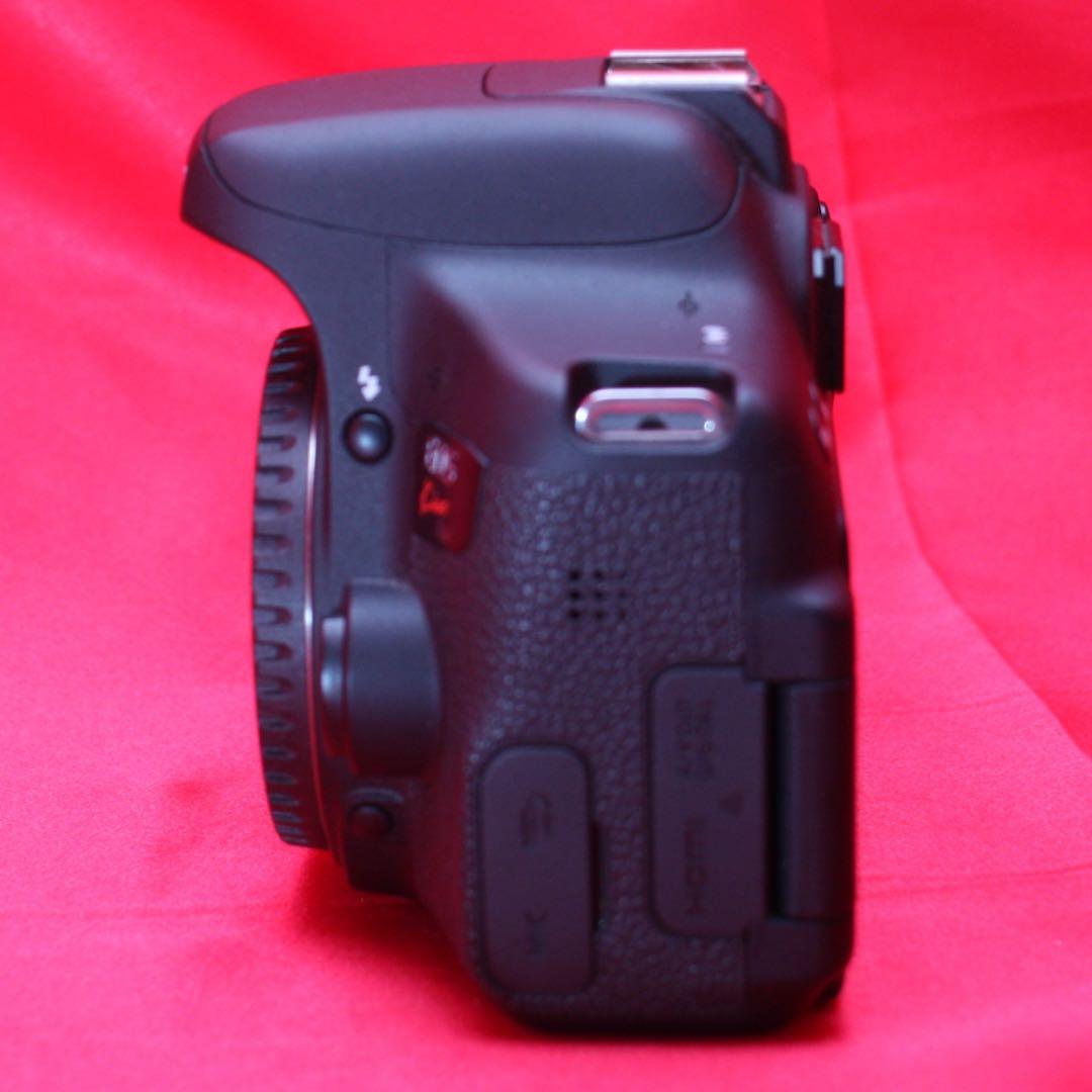 キャノン　キス　x8i デジタルカメラ　一眼レフ　スマホ転送楽々　iPhone