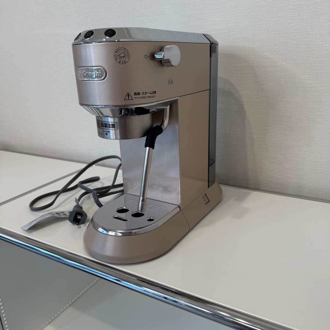 【実質新品】デロンギ エスプレッソ・カプチーノメーカー デディカ アルテ