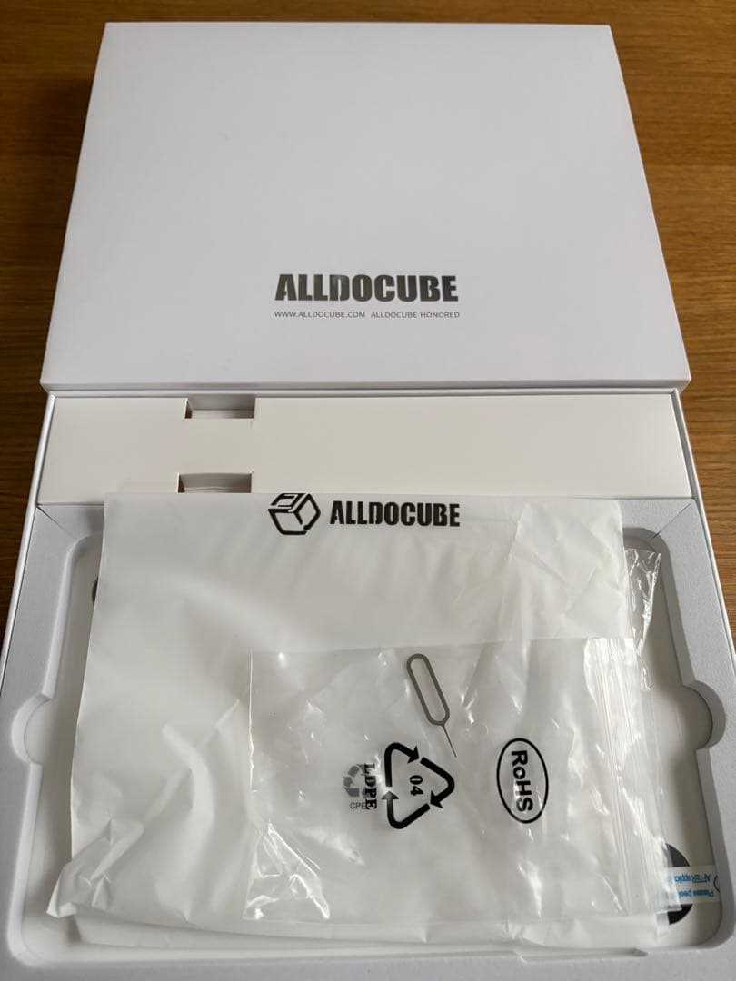 ALLODOCUBE タブレット、ケースあり