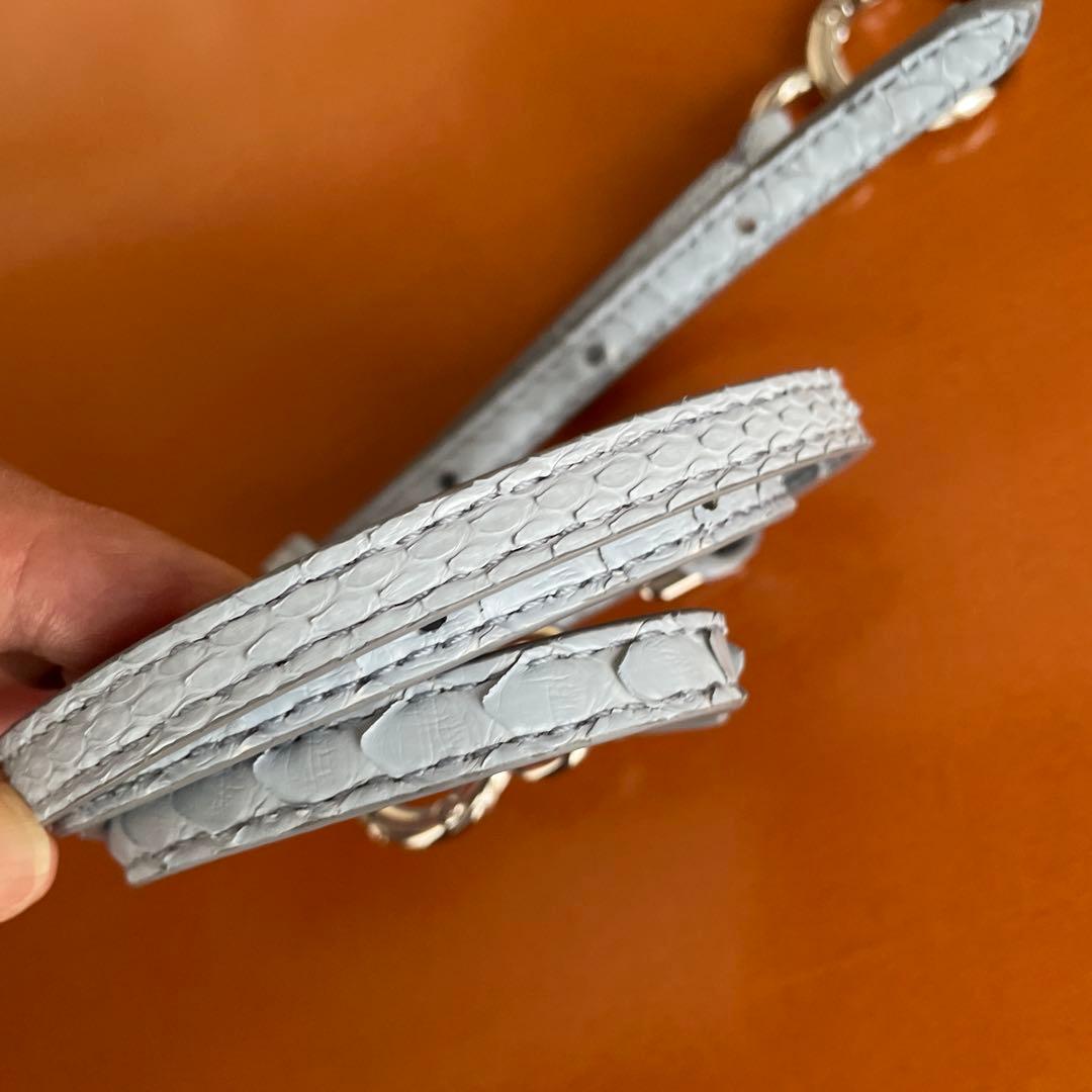 美品　Fendi 花柄刺繍 ハンドバッグ 水色