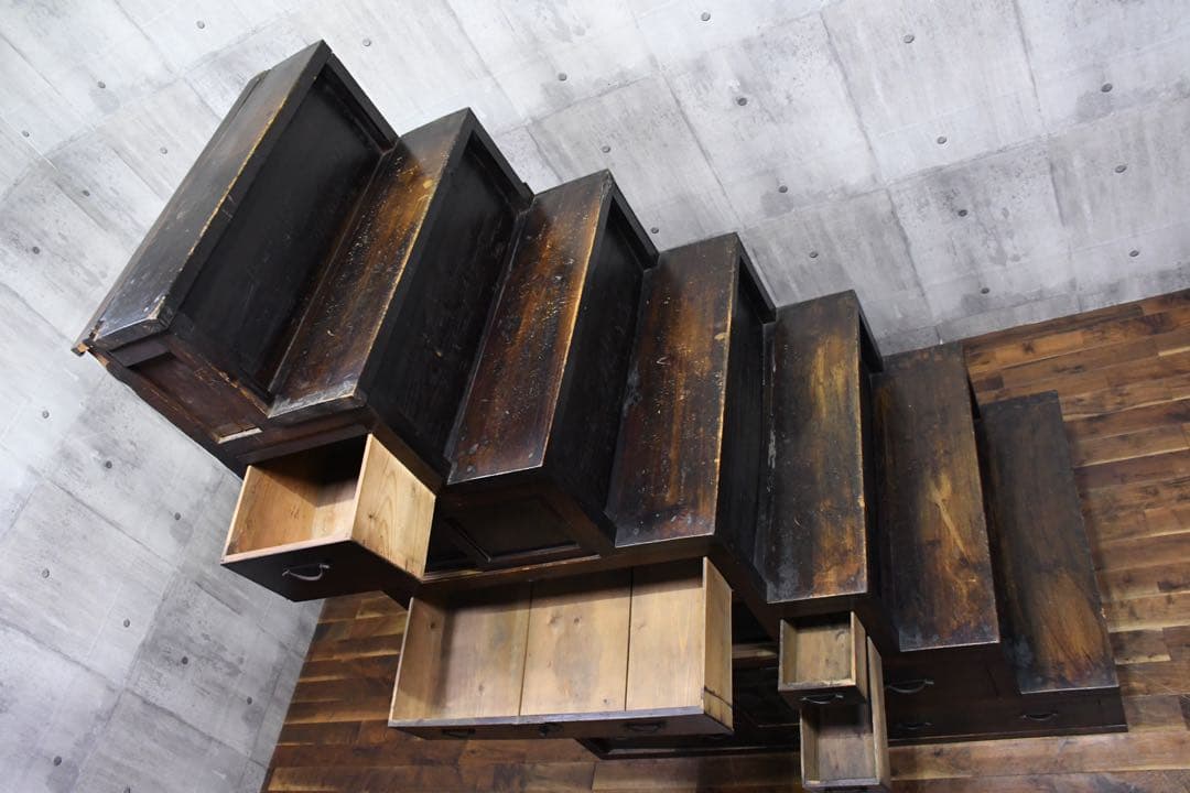 DIC112 明治大正期 和製アンティーク 階段箪笥 特大7段 左上がり