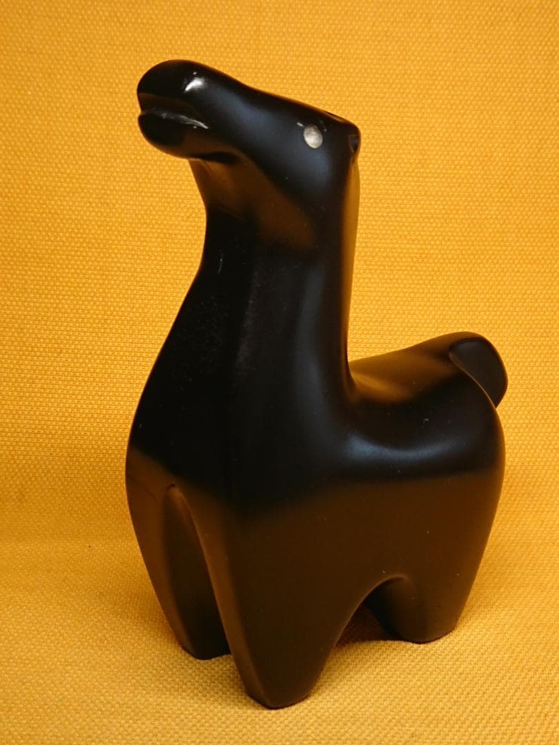 ウマ　馬　石製　オブジェ　置物　インテリア　工芸品　美術品　A1702