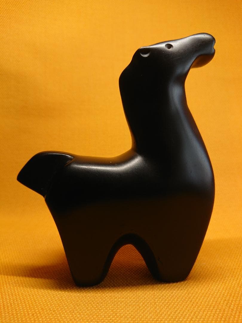 ウマ　馬　石製　オブジェ　置物　インテリア　工芸品　美術品　A1702