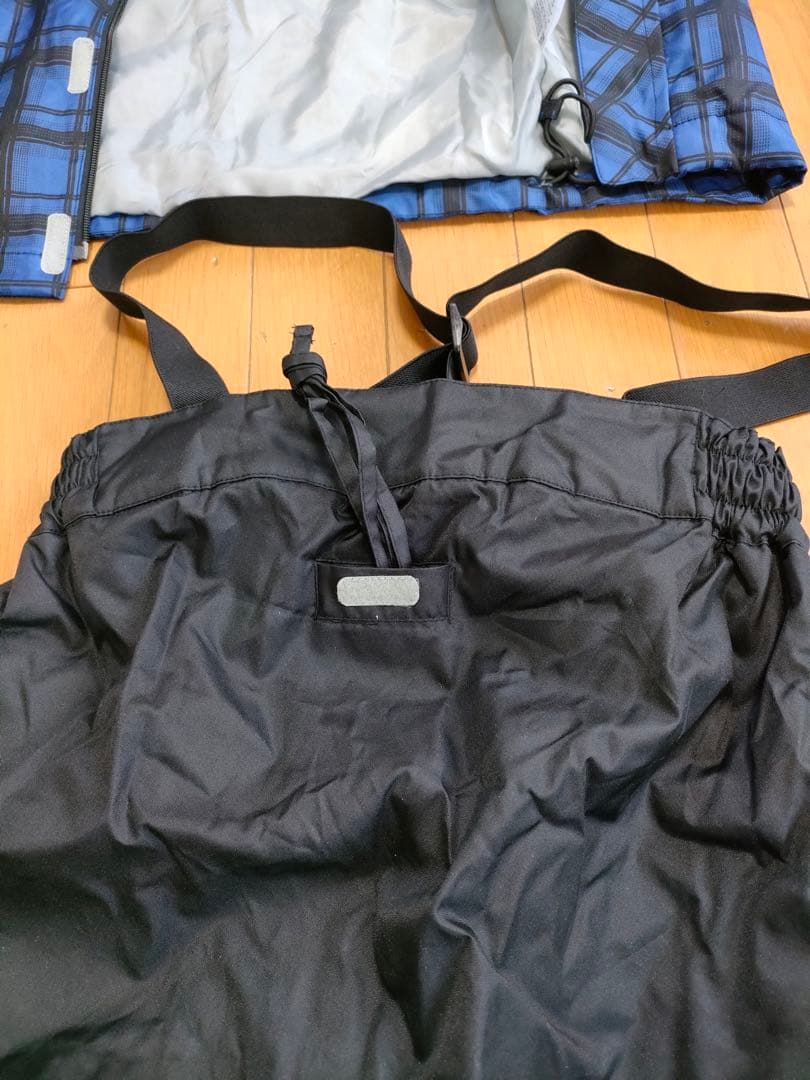 スキーウェア　子供4点セット　上着　パンツ　グローブ　ニット帽