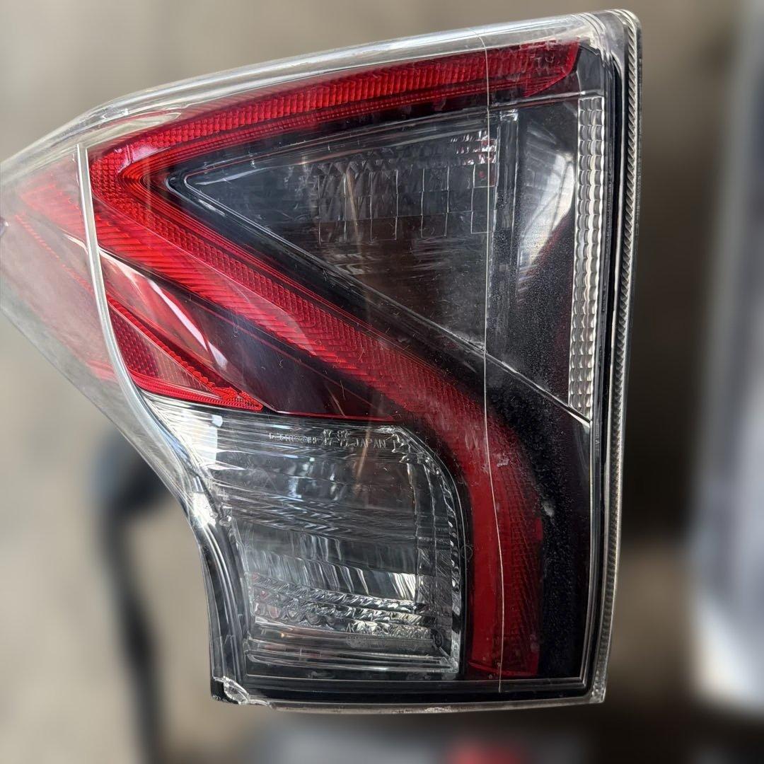 トヨタ純正 50系 プリウス ZVW51 テールランプ セット