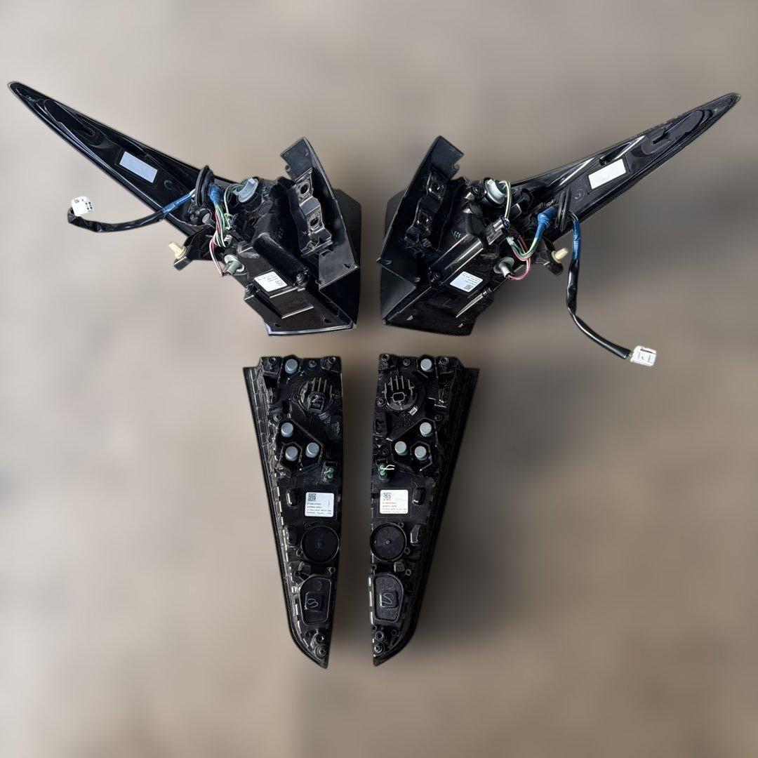 トヨタ純正 50系 プリウス ZVW51 テールランプ セット