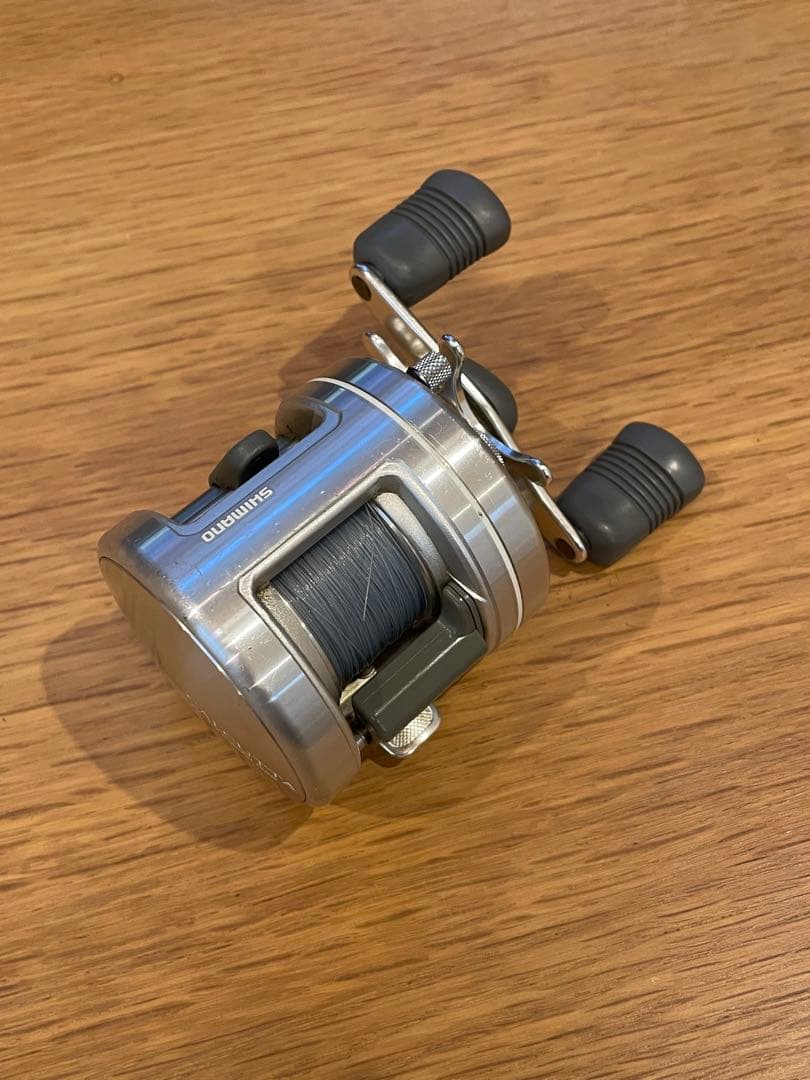 SHIMANO カルカッタ200